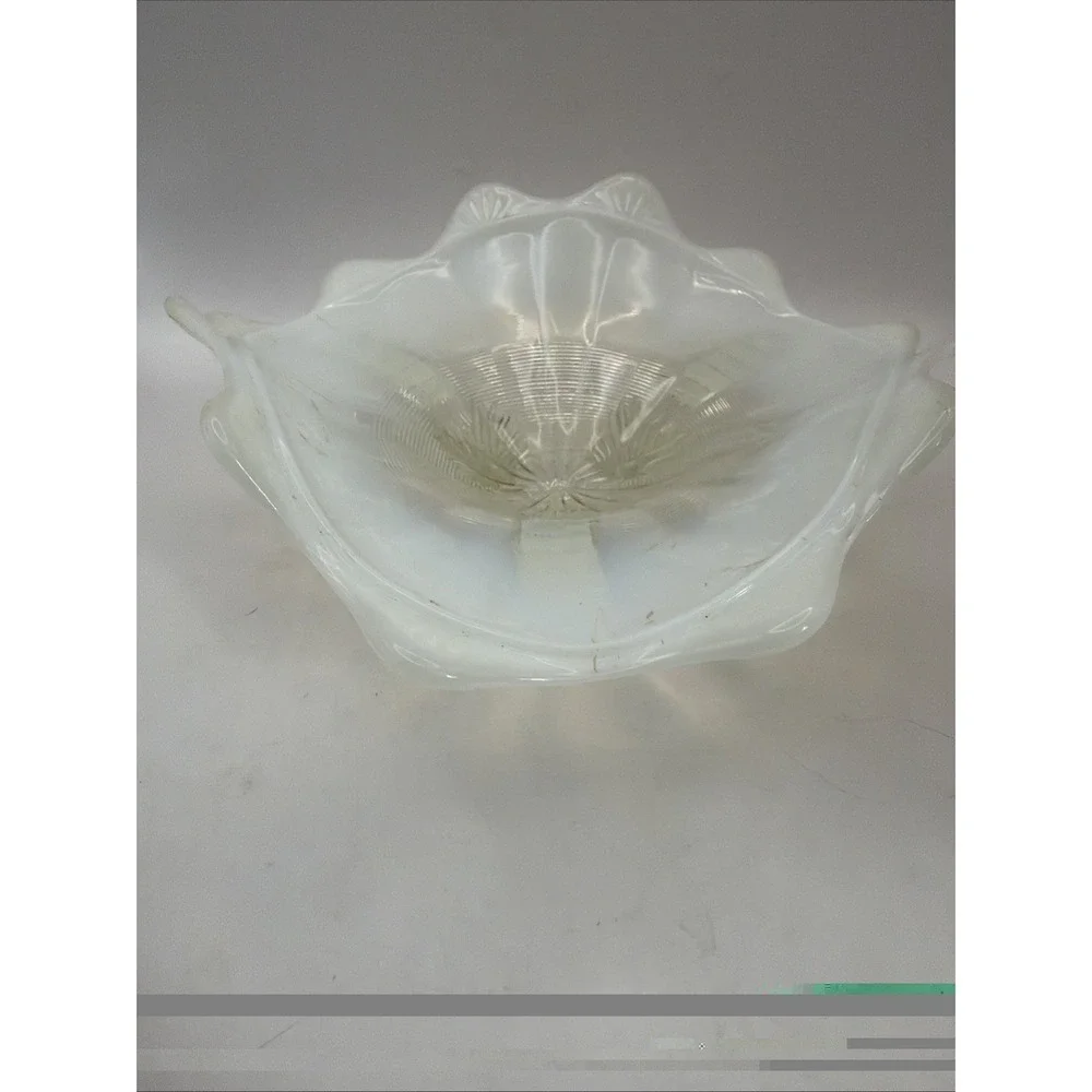 White Northwood Opalescent Glass Bowl Klondyke Three 3 Footed Antique